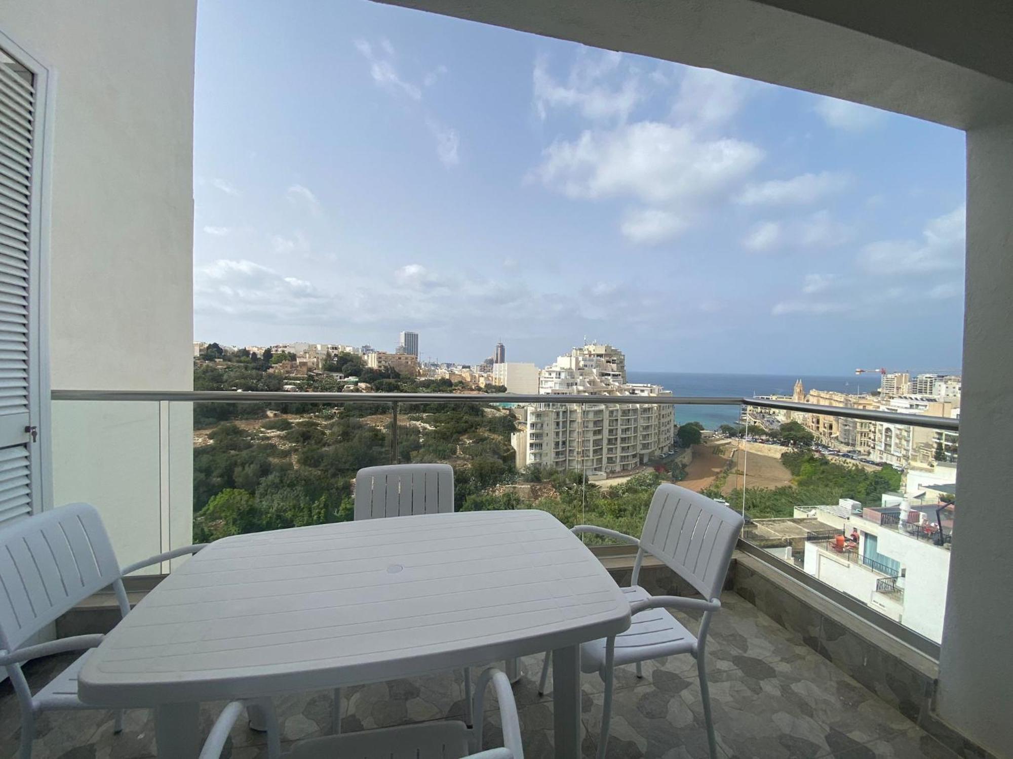 Spectacular Distant Seaview Apt Слима Экстерьер фото